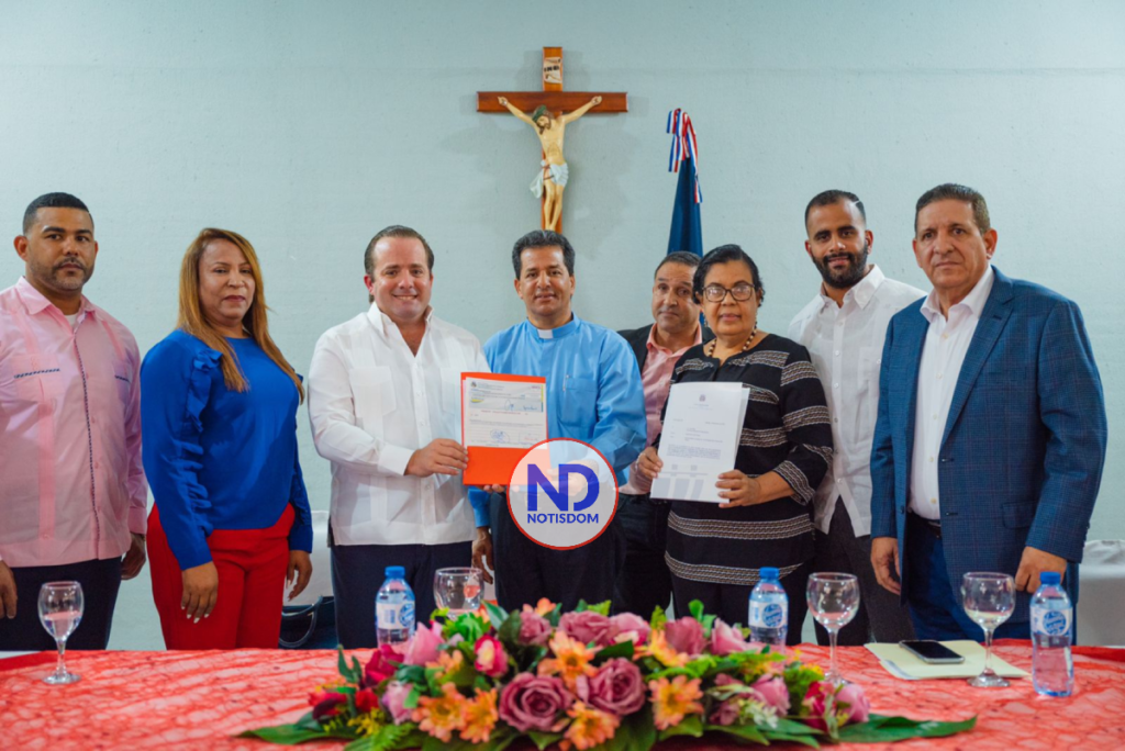 Paliza y parrioquias Bonao 02 Gobierno entrega RD$10 millones a parroquias Nuestra Señora de Fátima y San Antonio de Padua en Bonao