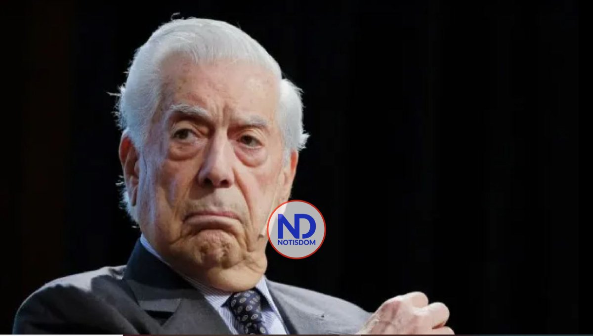 El escritor Mario Vargas Llosa recibe el alta hospitalaria tras superar covid
