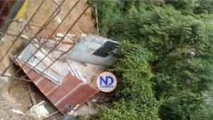 Colapsan dos viviendas en Santiago; tres más están en peligro