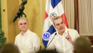 Abinader asegura a trabajadores habrá mejoría en el sector laboral