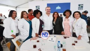 Presidente RD asegura mejorará condiciones del personal de salud