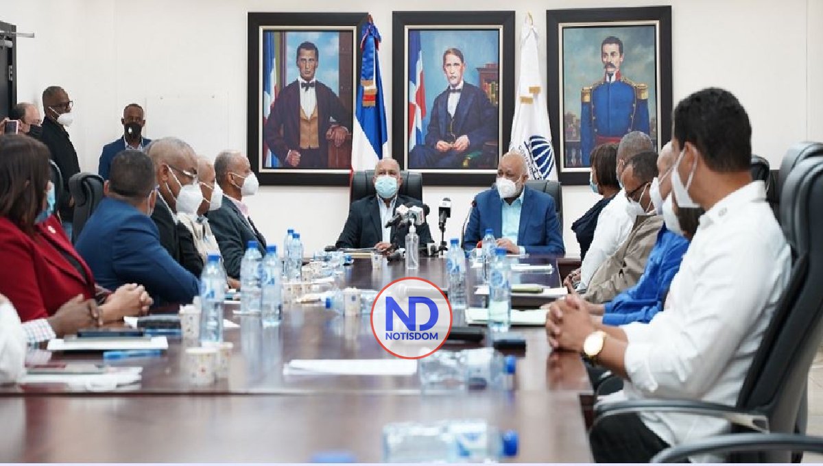 Profesores de la RD recibirán un incremento del 10 % en salarios