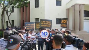 Protestan por los operativos de Migración en ciudad Juan Bosch