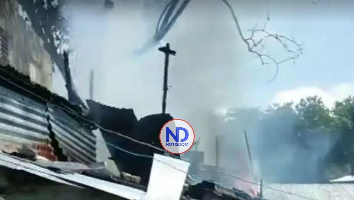 Mueren dos niños durante incendio en Moca 2 Mueren dos niños durante incendio en Moca