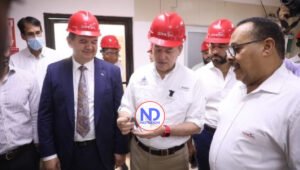 Ministro de Industria y Comercio visita la cementera Domicem