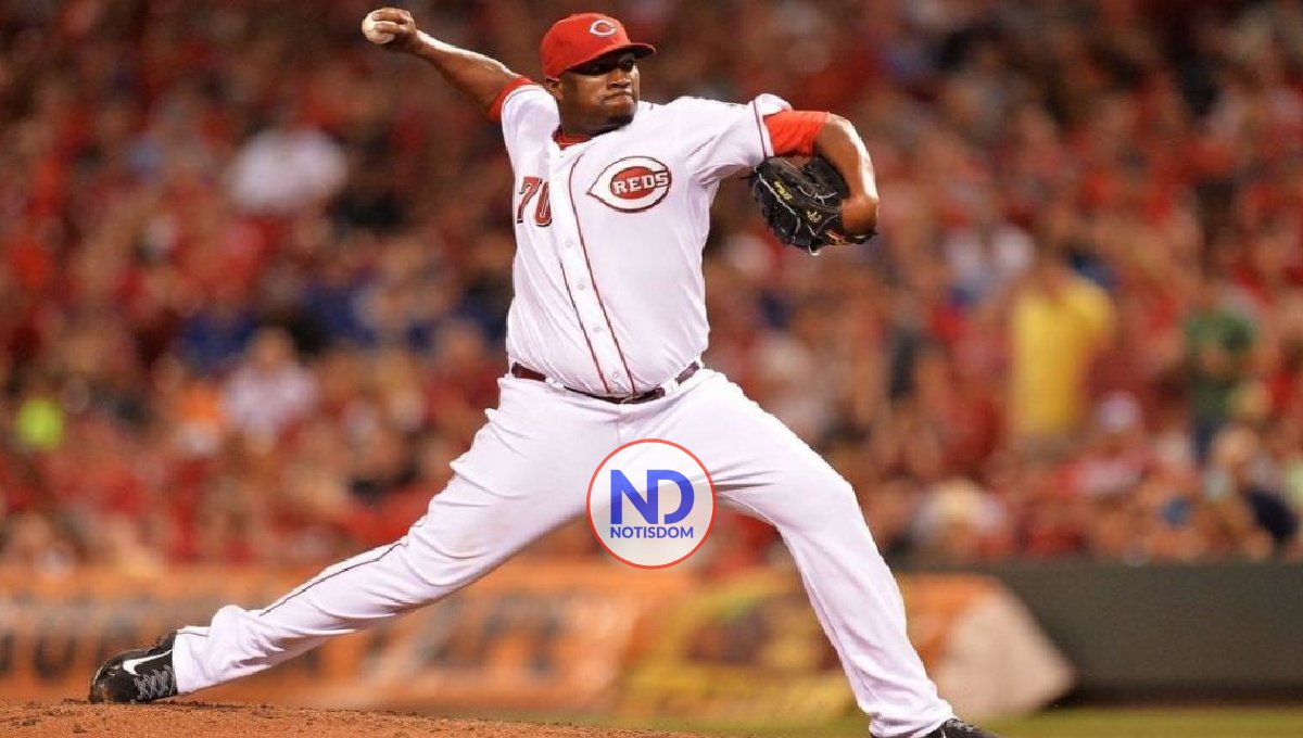 Dominicano ‘Jumbo’ Díaz pone encima medalla que debut en MLB