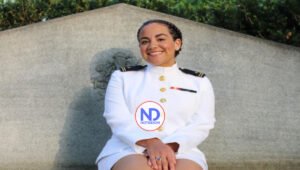 Karolina Toliver, primera dominicana graduada de la Academia Naval de EU