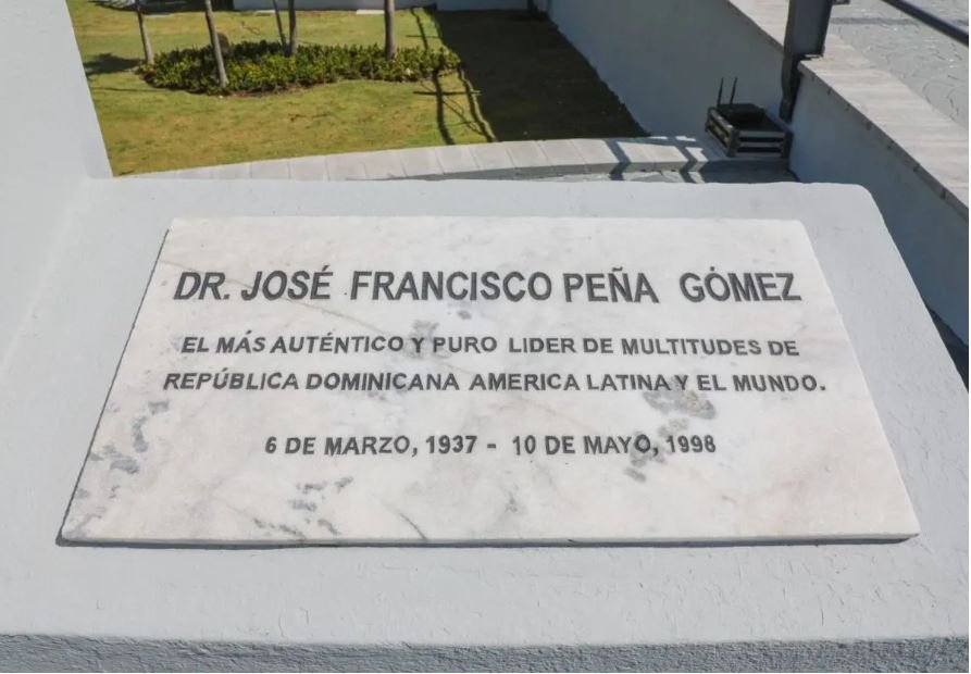 LAPIDA Luis Abinader llama a honrar memoria de José Francisco Peña Gómez