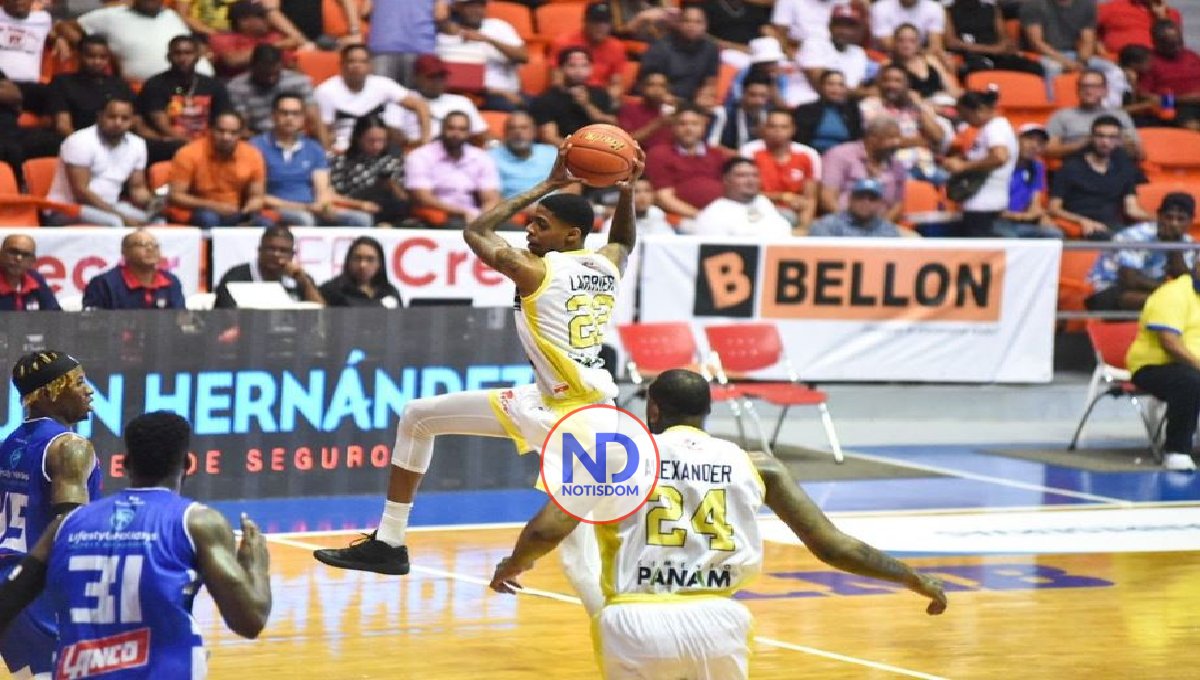 Metros de Santiago y Leones de SD dominan en inicio LNB 2022