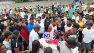 Sepultan restos del niño ahogado en piscina en Sabana Grande de Boyá