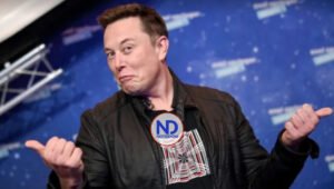 Musk cuestiona explicación del director de Twitter sobre cuentas falsas