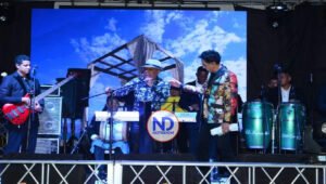 Ramón Orlando y Bonny Cepeda contagian con su música a puertoplateños