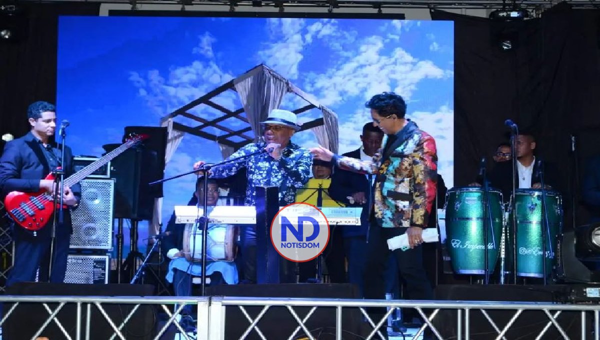 Ramón Orlando y Bonny Cepeda contagian con su música a puertoplateños