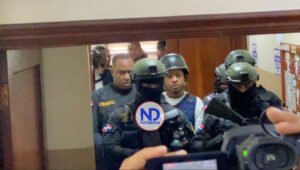 Rochy RD asegura es «inocente»; fanáticos manifiestan su apoyo