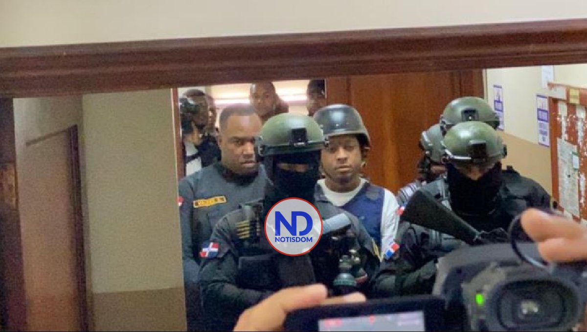 Rochy RD asegura es «inocente»; fanáticos manifiestan su apoyo