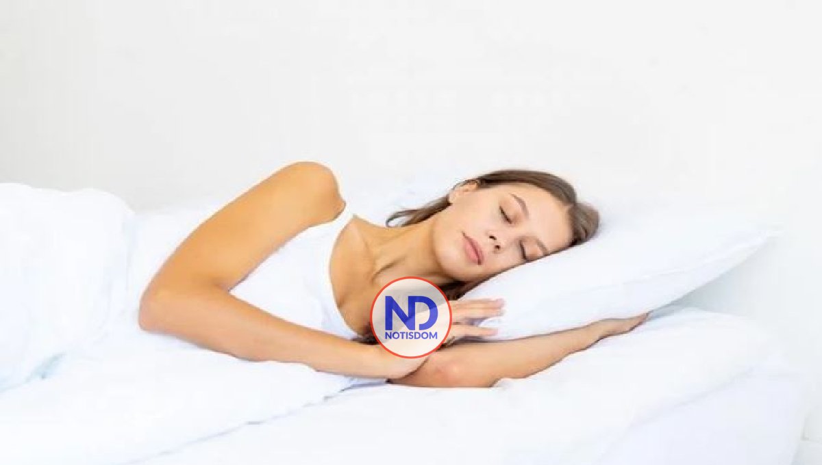 Por qué dormir de lado puede ser beneficioso para tu salud