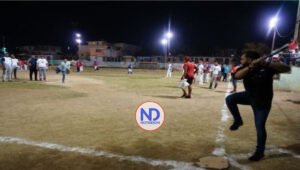 Inauguran torneo de softbol con diez equipos en Cristo Rey