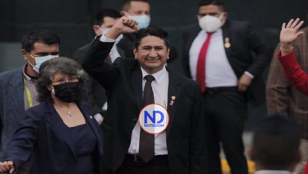 Diez diputados afines a Castillo dejan partido Perú Libre