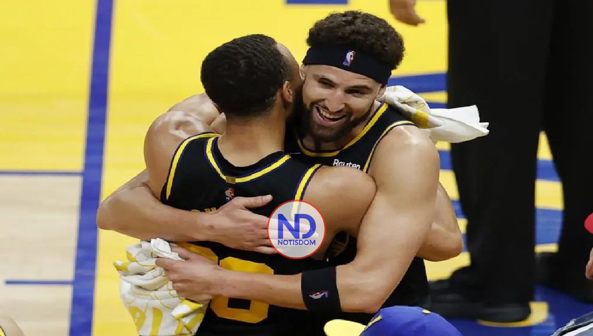 Warriors vencen 120-110 a Mavericks y regresan a las Finales de la NBA