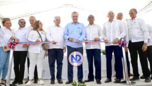 Abinader inaugura reconstrucción de la venida Francia en Santiago