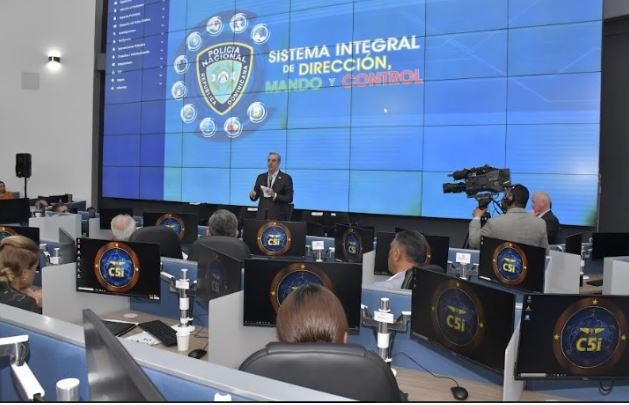 La RD comienza a usar un sistema computarizado contra los delitos 3 ABINADER Y CHU 2 La RD comienza a usar un sistema computarizado contra los delitos