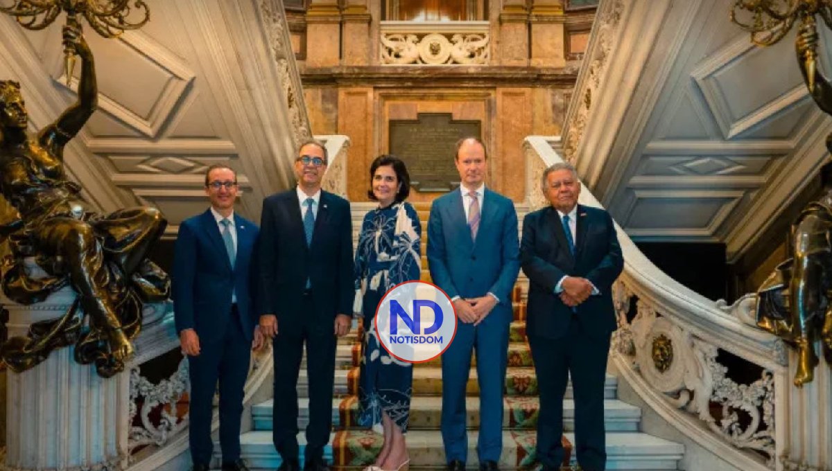 Banco Popular presenta libro sobre economía naranja en RD