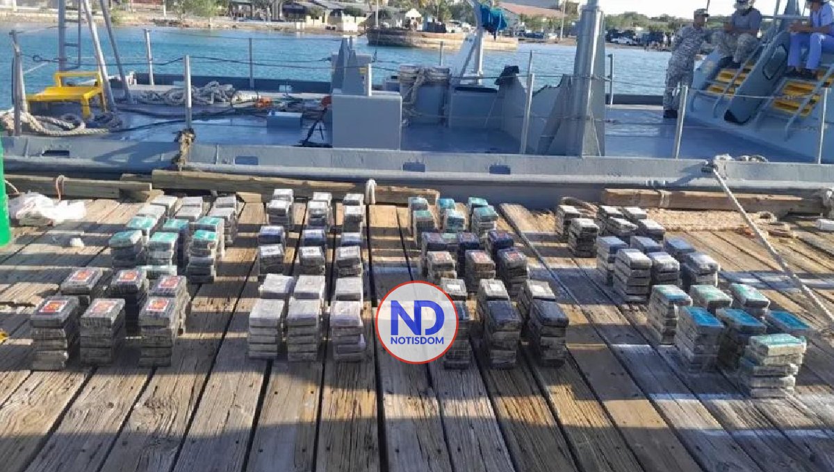 Ocupan 371 paquetes coca en lancha procedente Sudamérica