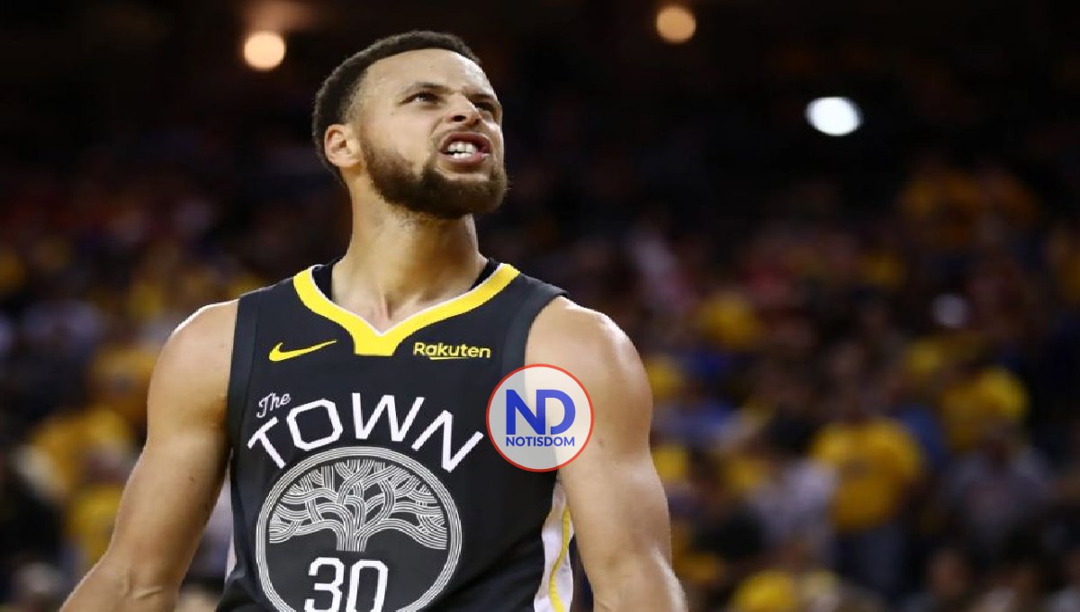 Con 43 puntos de Curry los Warriors empatan las Finales