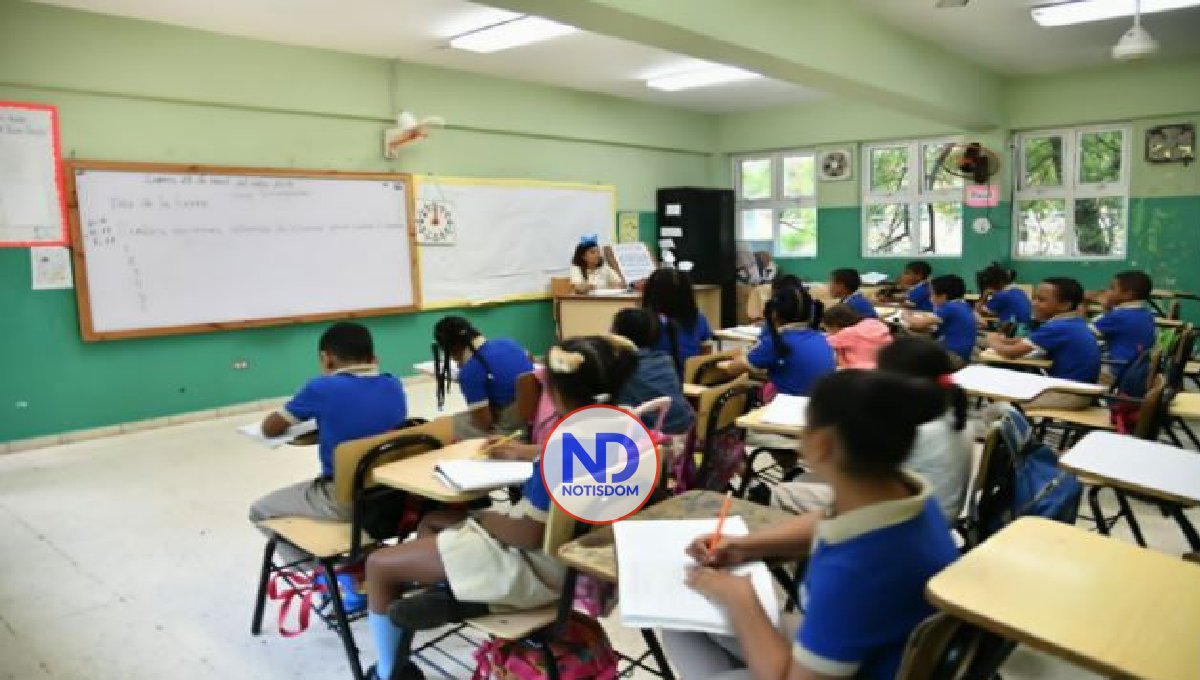 ADP denuncia brote masivo de Covid-19 en escuelas en Baní