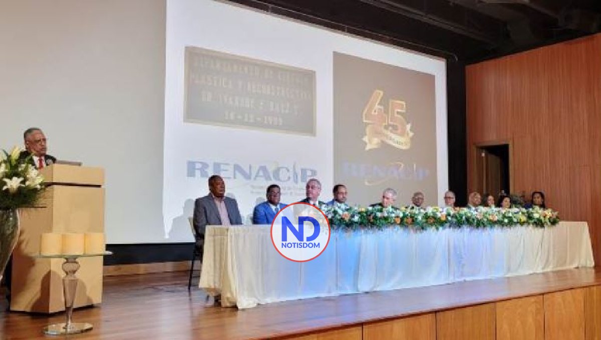 Celebran 45 años residencia cirugía plástica hospital S. Gautier
