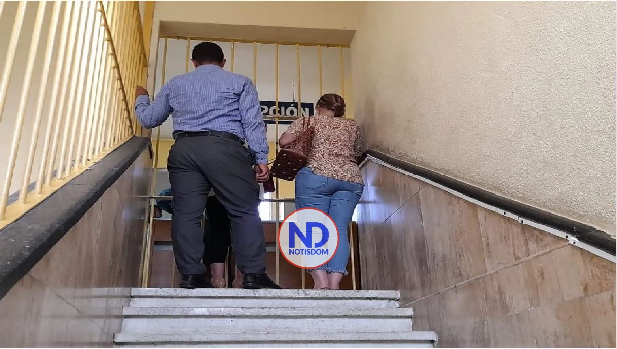 Familiares de asesino de Jorge Mera acuden al Palacio de Justicia a visitarle