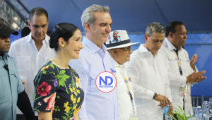 Presidente Abinader destaca aportes de tabacaleras y zonas francas en la creación de empleos