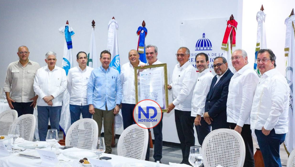 NOTISDOM FOTOS 2022 06 05T185457.148 Empresarios reconocen al presidente Abinader por estrategia para reactivar industrias en El Cibao