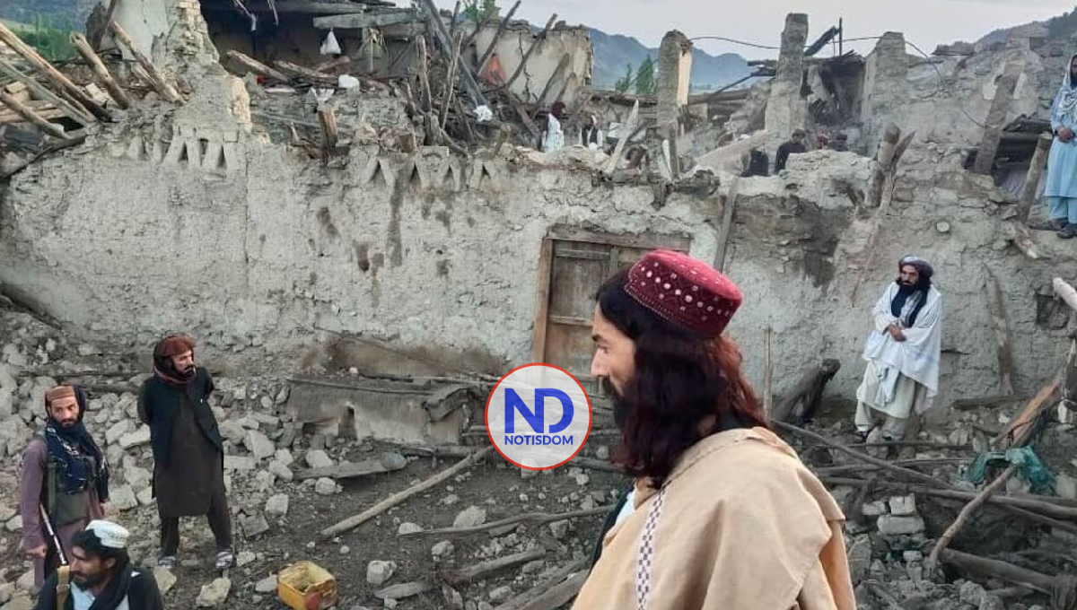Potente terremoto en Afganistán deja más de 1,000 muertos y 1,500 heridos