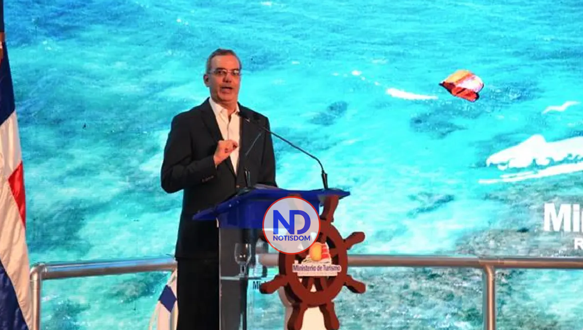 Presidente Abinader anuncia en julio iniciará construcción de un puerto de cruceros en Samaná