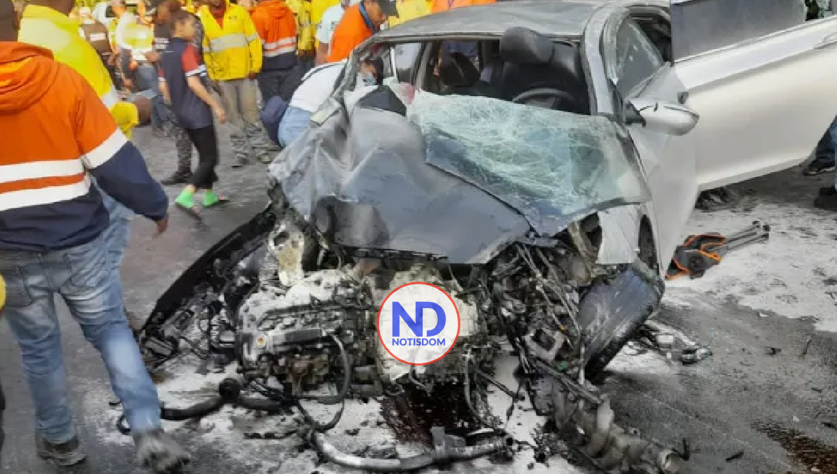 Al menos un fallecido y varios heridos en aparatoso accidente en carretera Cotuí-Maimón