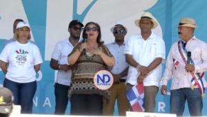 Francia Vargas exhorta a padres de hijos nacidos en USA a hacerlos ciudadanos dominicanos