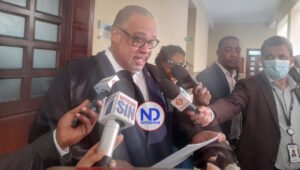 Denuncian abusos y persecusión del superintendente electricidad