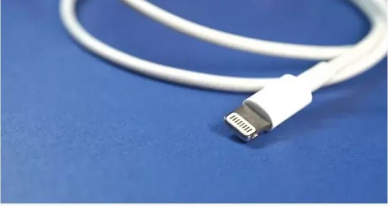 USB 2 1 Unión Europea pone fecha de inicio al cargador universal de celulares: ¿Por qué Apple se opone?