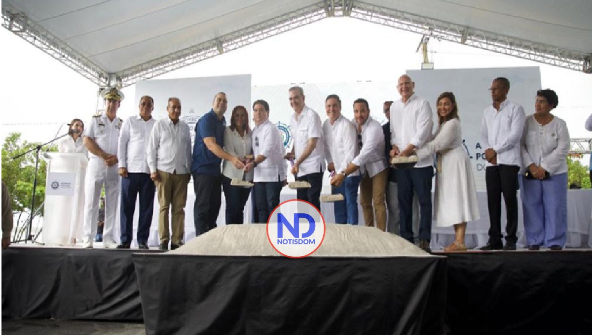 Abinader inicia los trabajos de construcción puerto de Samaná 2 Abinader inicia los trabajos de construcción puerto de Samaná