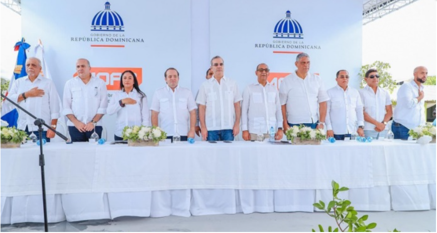 Gobierno dice invierte $8 mil millones en obras públicas 3 ABINADER 262 Gobierno dice invierte $8 mil millones en obras públicas