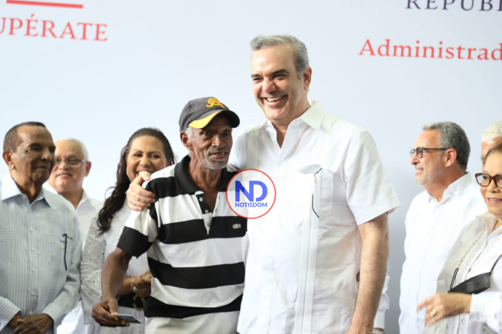 Abinader superate 01 22 mil adultos mayores beneficiados con "Primero Tú"; entregan 2,500 tarjetas Supérate