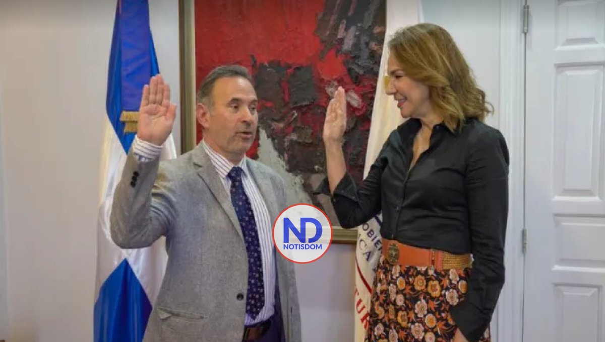 Juramentan a Carlos Veitía como director general del Teatro Nacional