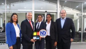 Siete árbitros dominicanos recibieron su insignia internacional FIFA