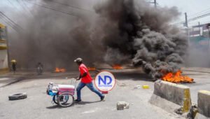 Presuntos pandilleros incendian un tribunal en Haití