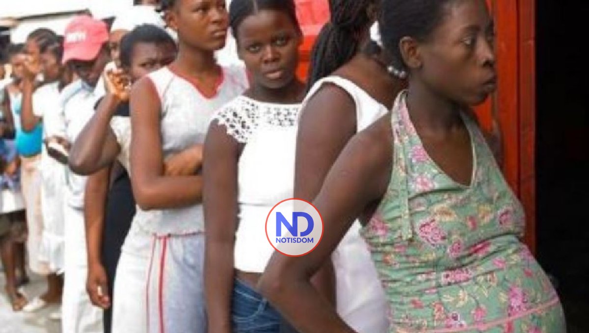 Haitianas pagan hasta RD$15 mil para venir a parir a RD 2 Haitianas pagan hasta RD$15 mil para venir a parir a RD