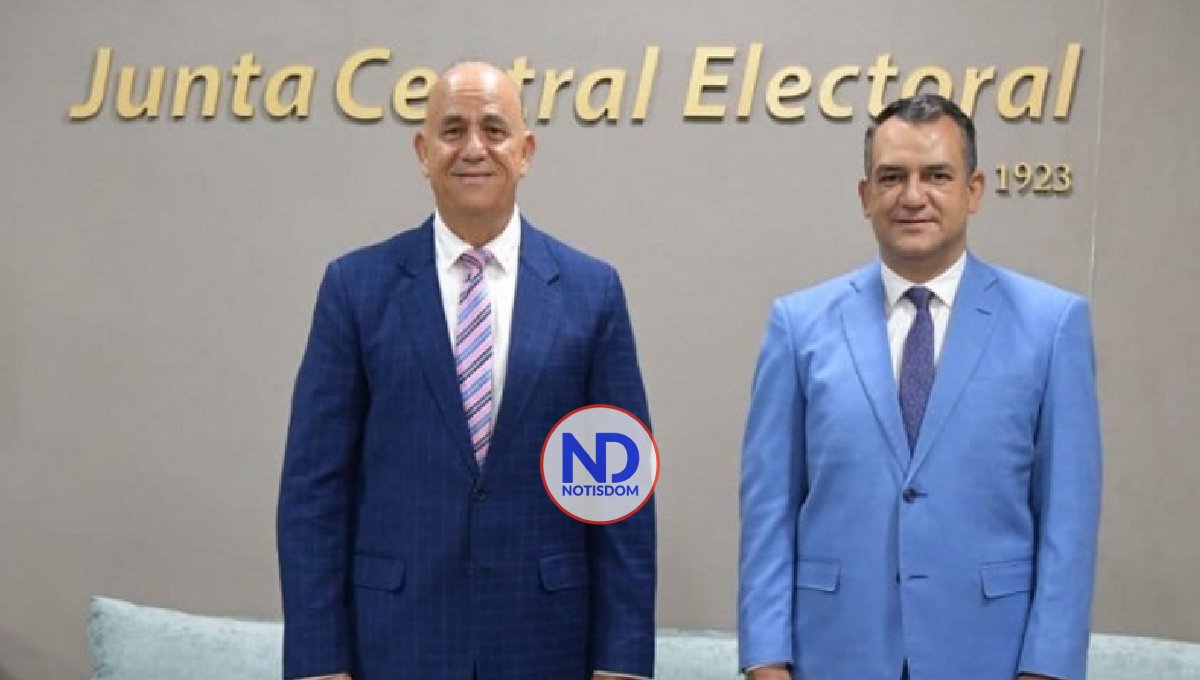 De León pide presidente de JCE proteger credibilidad y confianza