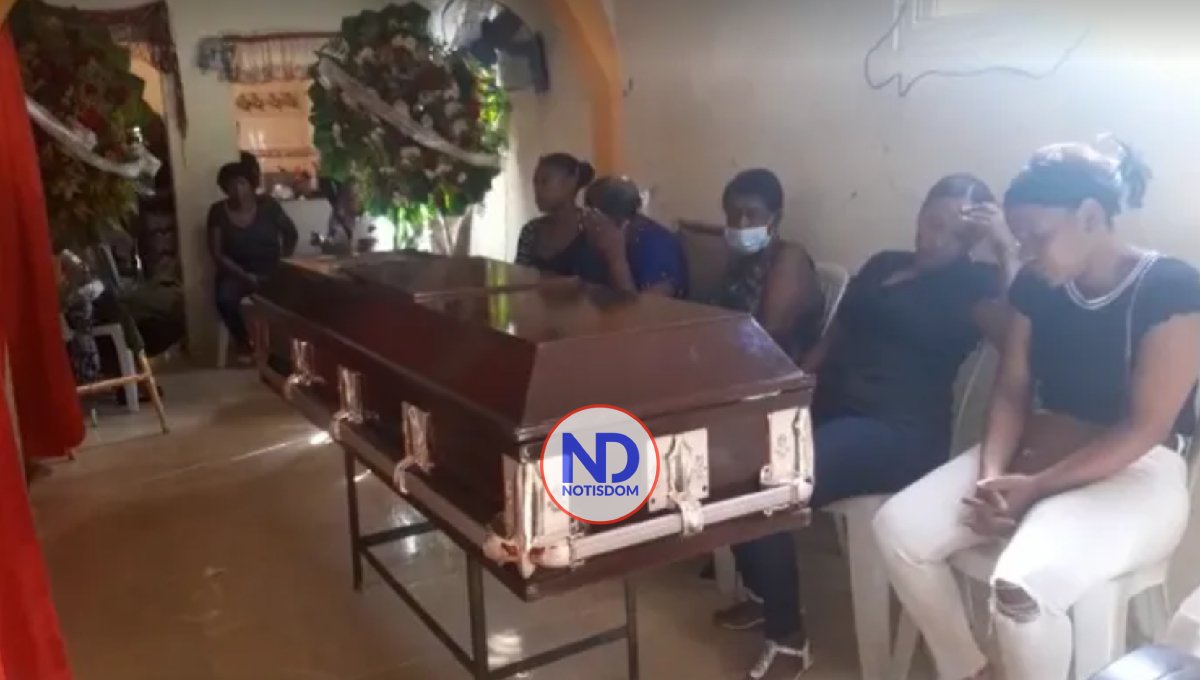 Velan restos de hombre murió a tiros junto a su esposa en Villa Mella