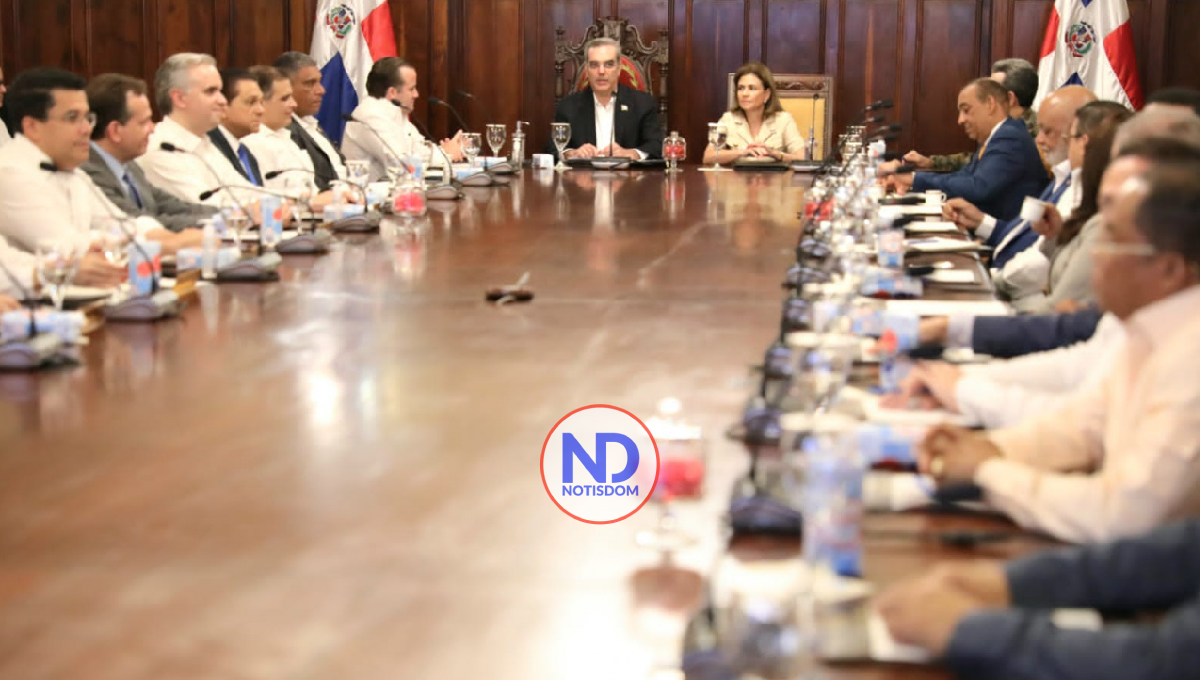 Presidente Luis Abinader encabeza Consejo de Ministros y Directores; tratan Presupuesto 2023