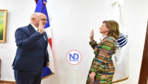 Vicepresidenta juramenta a Pavel Isa Contreras como ministro de Economía